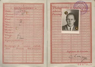 2008-claudelorcy-13-passeport-24juin1949.webp