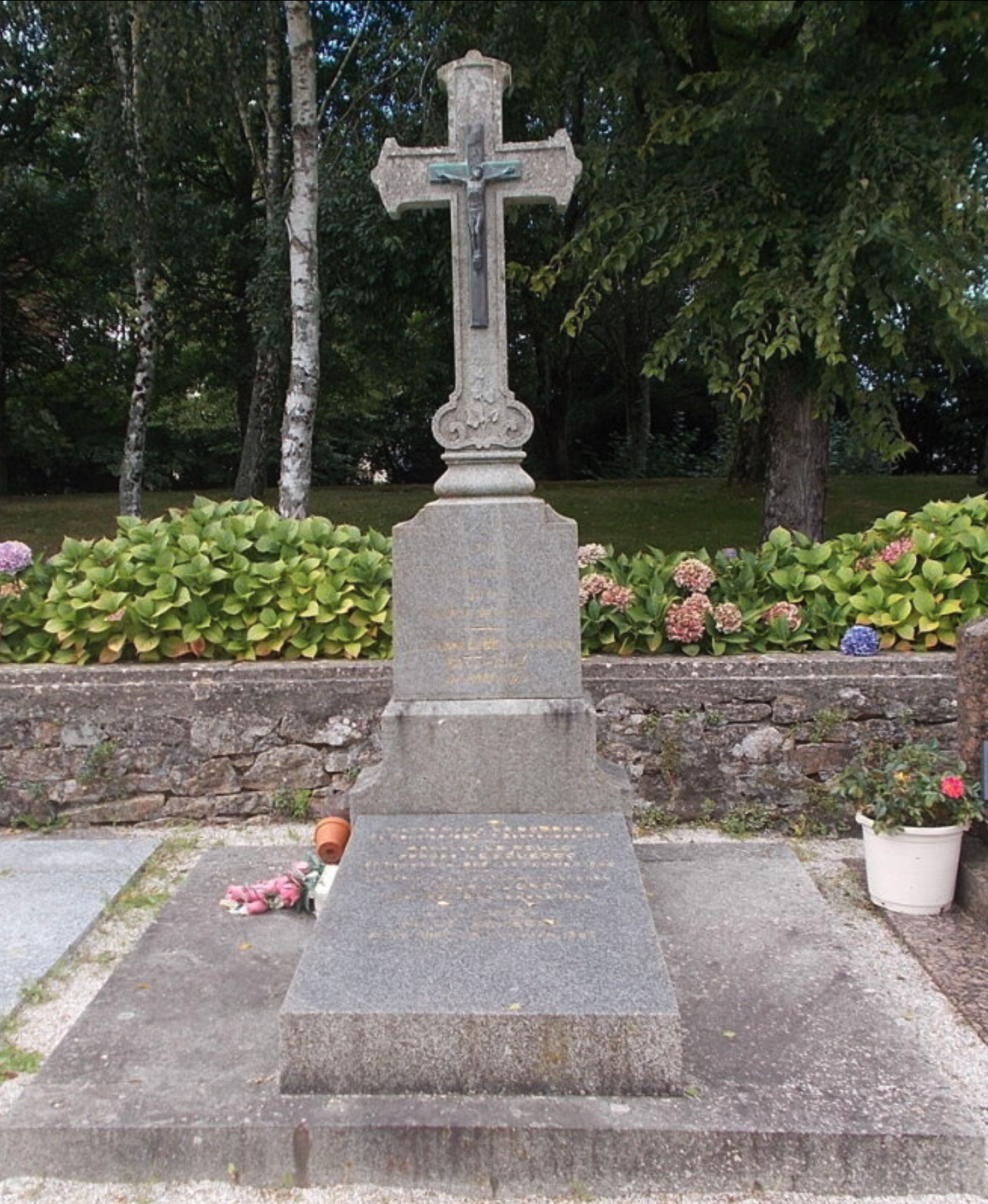 Tombe