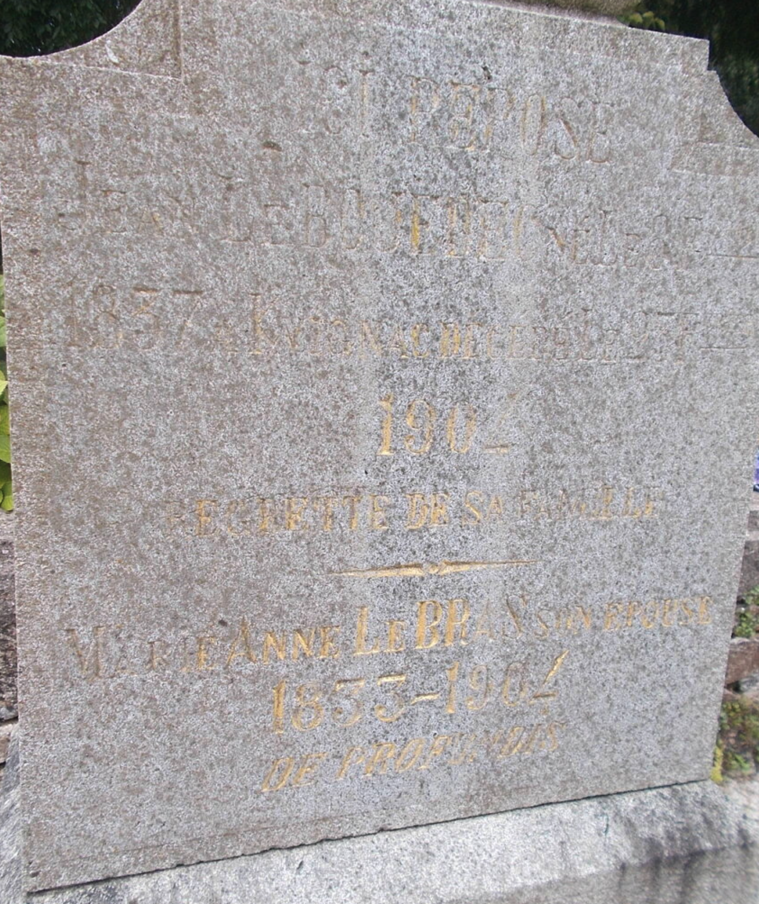 Tombe