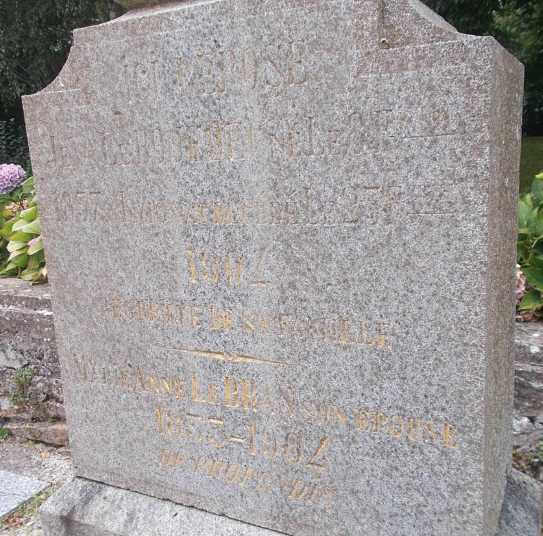 Tombe