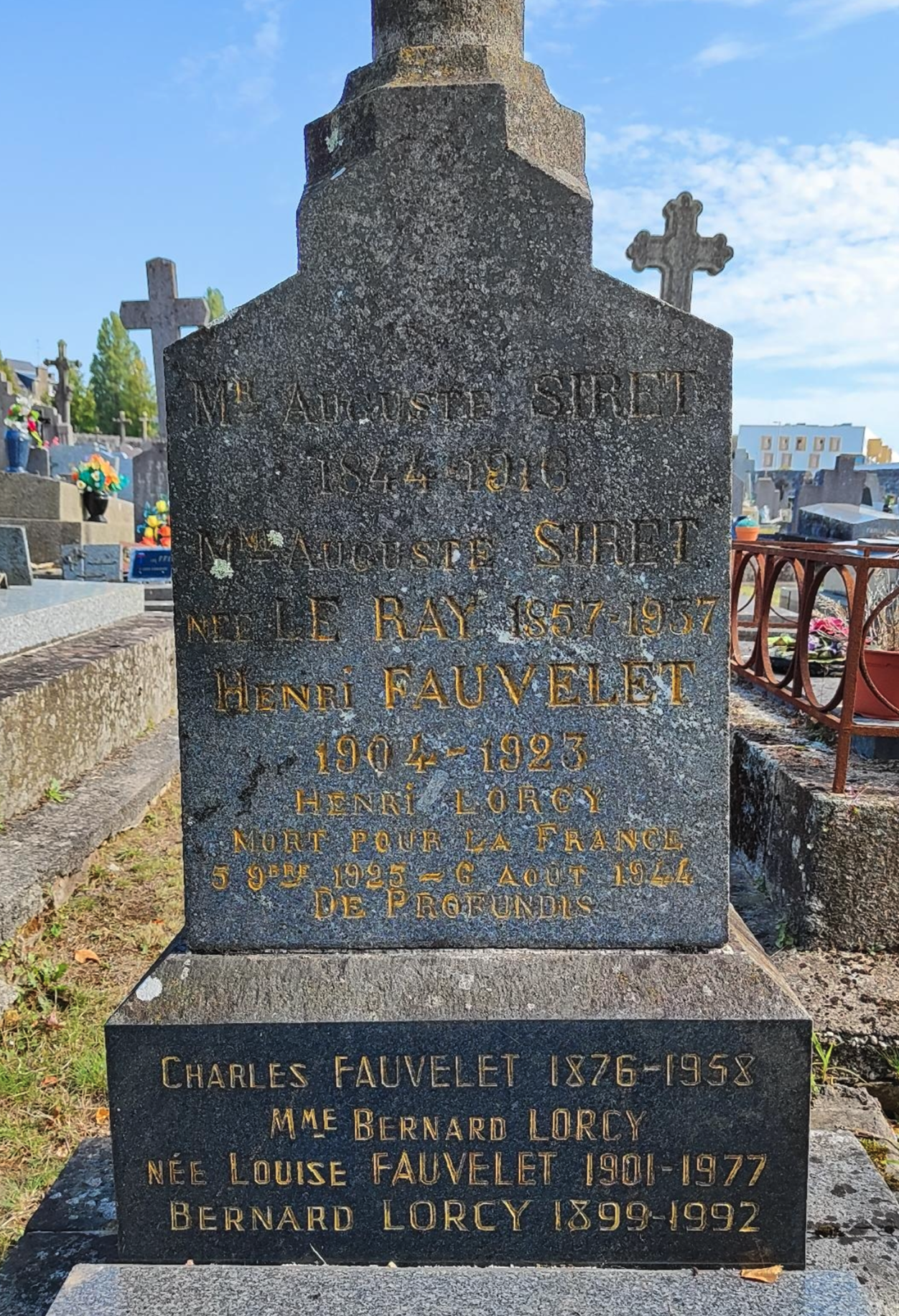 Tombe